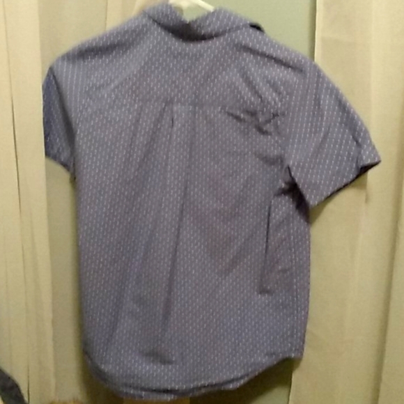 Button down - Picture 3 of 3